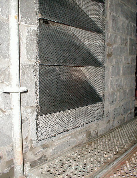 Restauration-du-cadran-et-fermeture-des-abats-sous-Conjoux-Conjoux-3